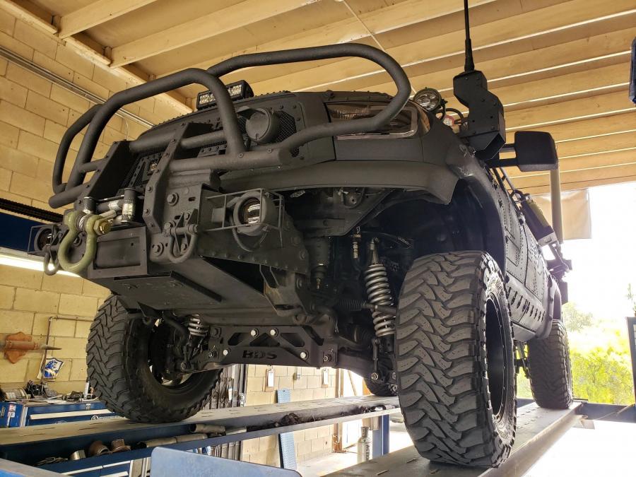 Днище и подвеска Toyota Tundra CrewMax 4x4 Zombie Apocalypse 2013 года  (фото 412 из 461)